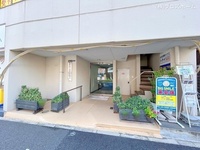 エントランス: