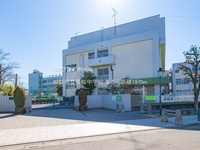 周辺環境:川口市立榛松中学校