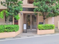 エントランス: