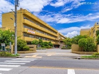 周辺環境:越谷市立中央中学校