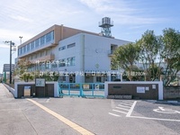 周辺環境:川口市立芝富士小学校