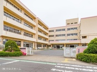 周辺環境:吉川市立中曽根小学校