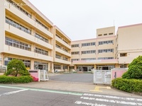 周辺環境:吉川市立中曽根小学校