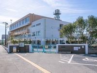 周辺環境:川口市立芝富士小学校