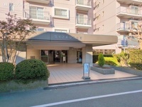 エントランス: