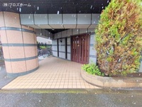 エントランス: