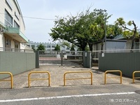 周辺環境:足立区立竹の塚小学校