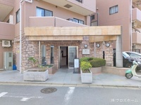 エントランス: