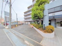 エントランス: