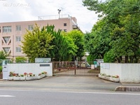 周辺環境:草加市立新栄中学校