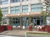 周辺環境:足立区立伊興中学校