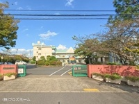 周辺環境:松伏町立松伏小学校