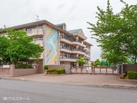 周辺環境:越谷市立出羽小学校