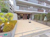 エントランス: