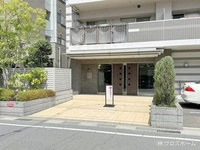エントランス: