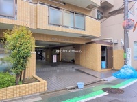 エントランス: