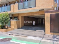 エントランス:
