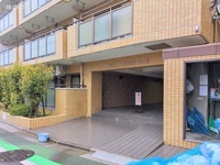エントランス: