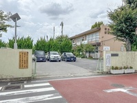 周辺環境:草加市立新里小学校