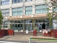 周辺環境:足立区立伊興中学校