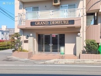 エントランス: