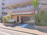 エントランス: