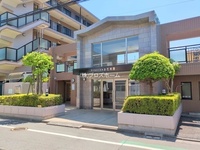 エントランス: