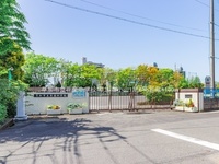 周辺環境:草加市立花栗中学校