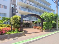 エントランス: