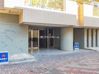 エントランス: