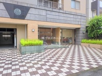 エントランス: