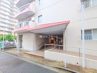 エントランス: