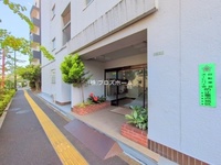 エントランス: