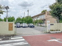 周辺環境:草加市立新里小学校