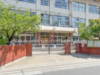 周辺環境:足立区立谷中中学校