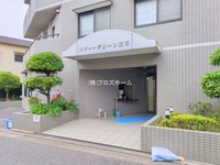 エントランス: