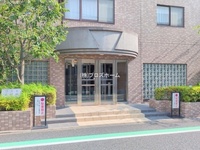 エントランス: