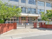周辺環境:足立区立谷中中学校