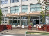 周辺環境:足立区立伊興中学校