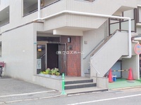 エントランス: