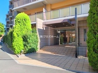 エントランス: