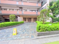エントランス: