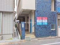 エントランス: