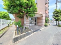 エントランス: