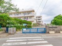 周辺環境:越谷市立平方小学校