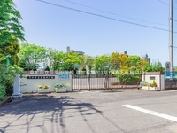 周辺環境:草加市立花栗中学校