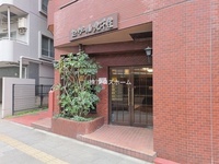 エントランス: