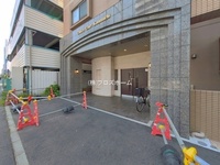 エントランス: