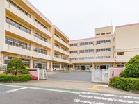 周辺環境:吉川市立中曽根小学校
