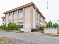 周辺環境:越谷市立西中学校